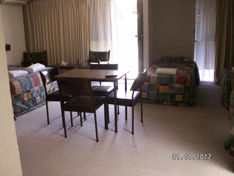Albury Burvale Motor Inn Extérieur photo