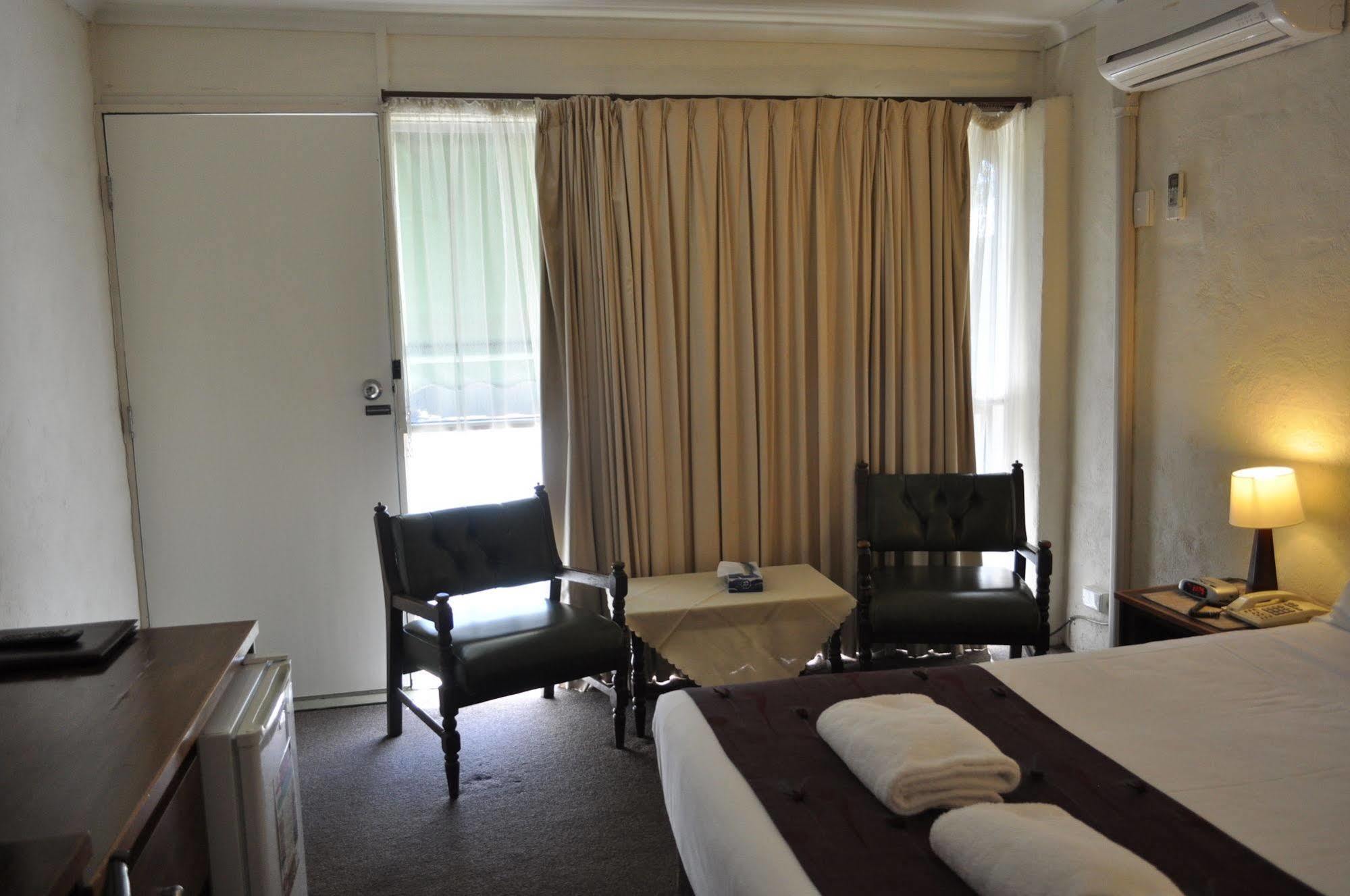Albury Burvale Motor Inn Extérieur photo