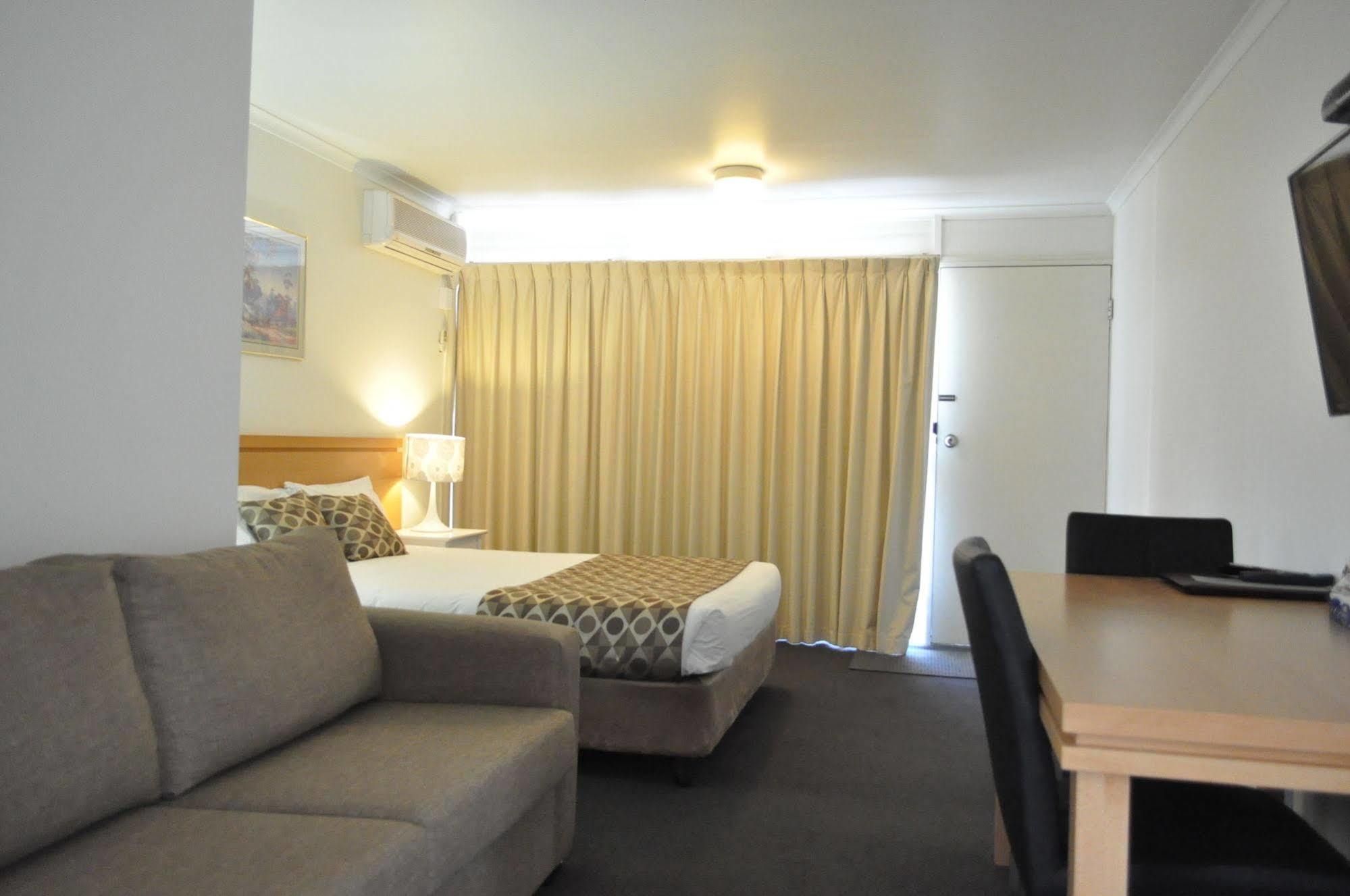 Albury Burvale Motor Inn Extérieur photo