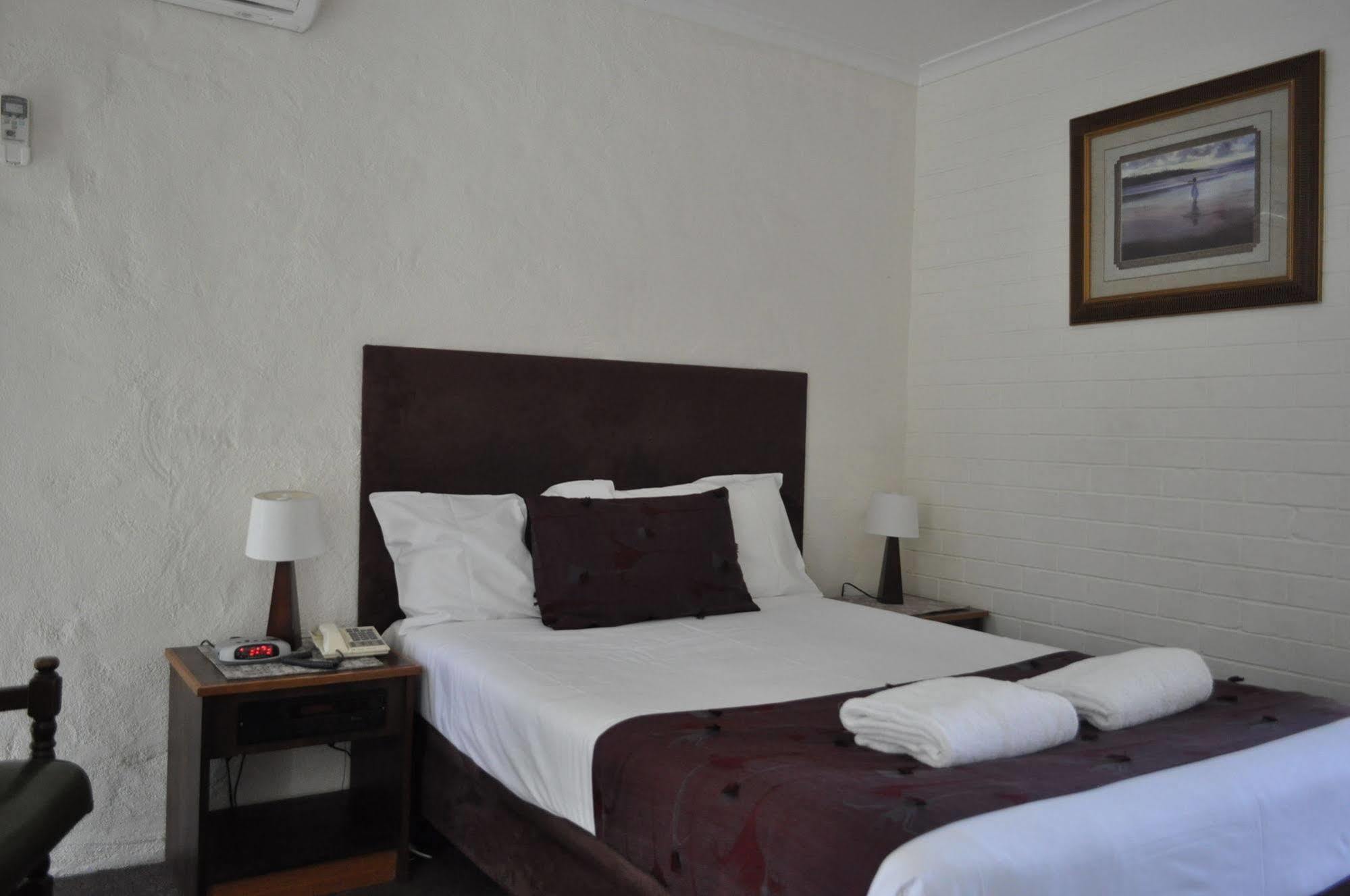 Albury Burvale Motor Inn Extérieur photo