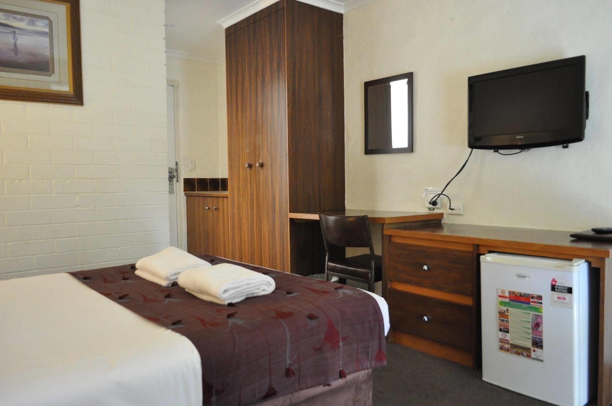Albury Burvale Motor Inn Extérieur photo