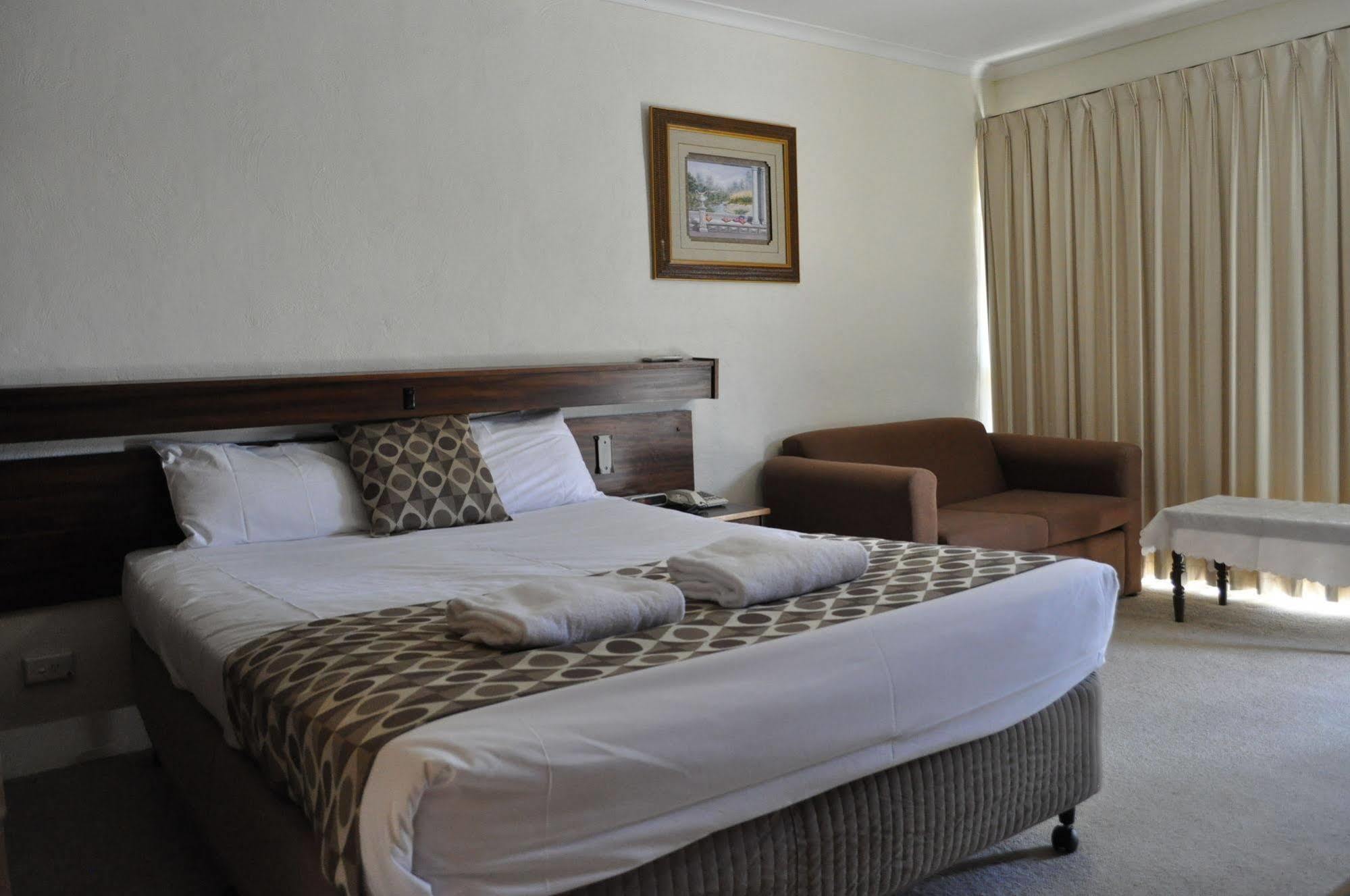 Albury Burvale Motor Inn Extérieur photo