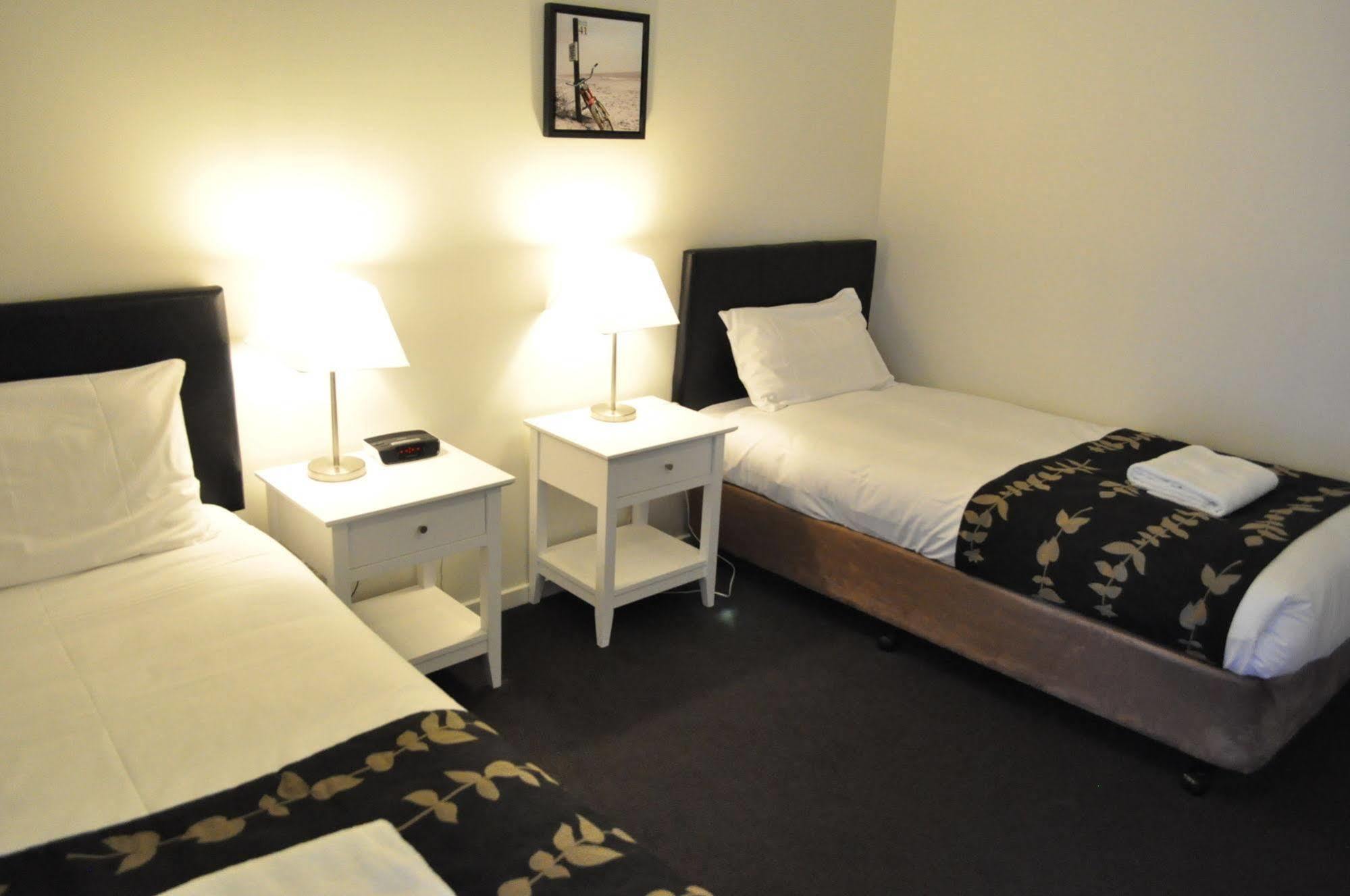 Albury Burvale Motor Inn Extérieur photo